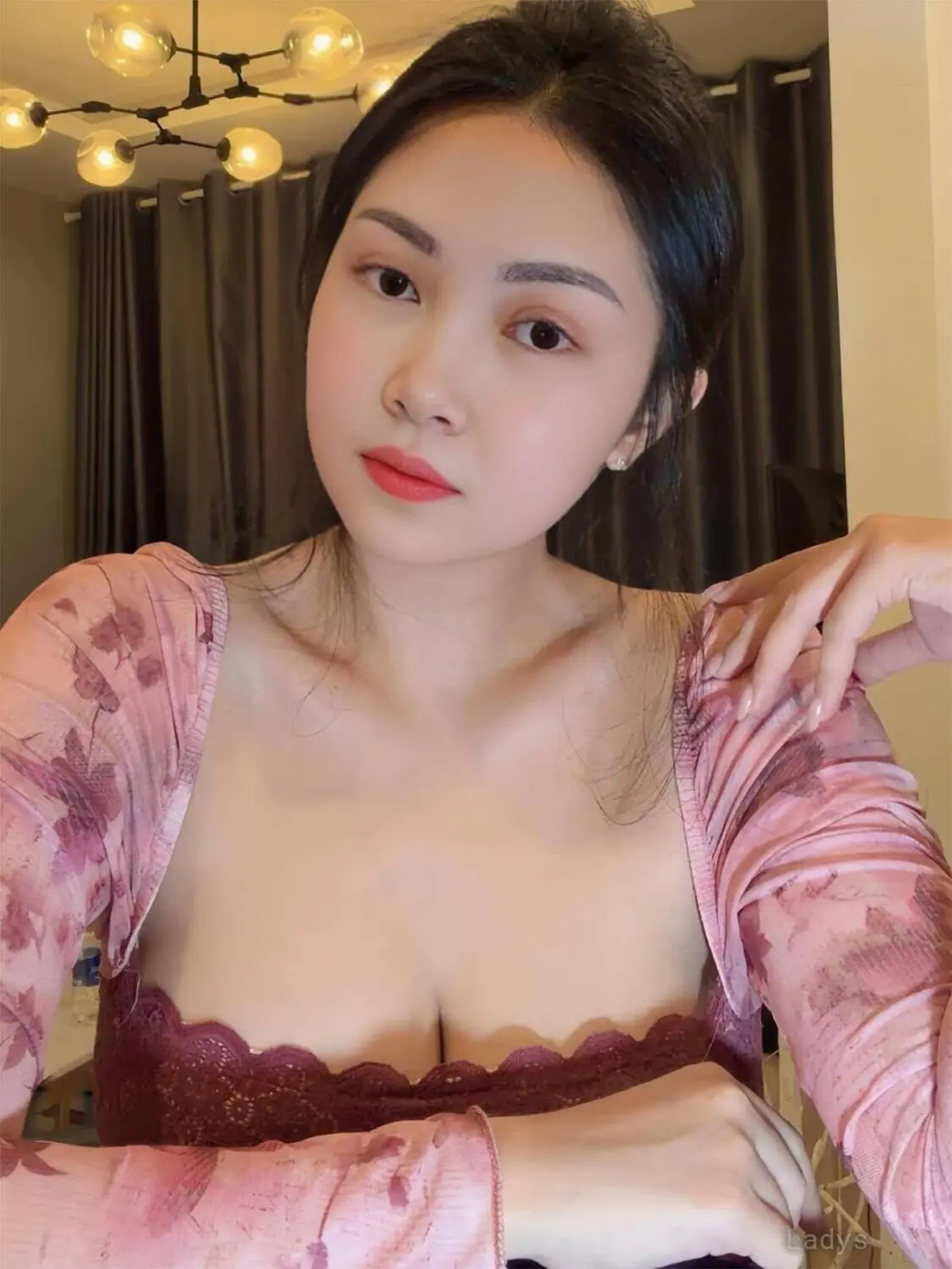 Hana, 21 years latina escorts girl, height 165 sm, Weight  kg, listcrawler Colombo