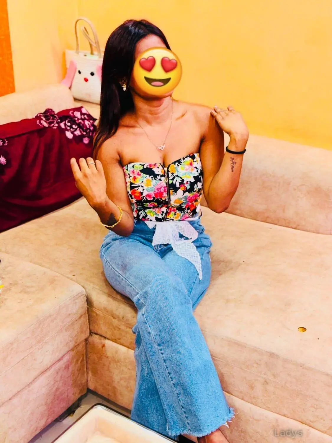 Ishani, West Delhi Single College Girl, 21 years latina escorts girl, height 163 sm, Weight kg, listcrawler Delhi