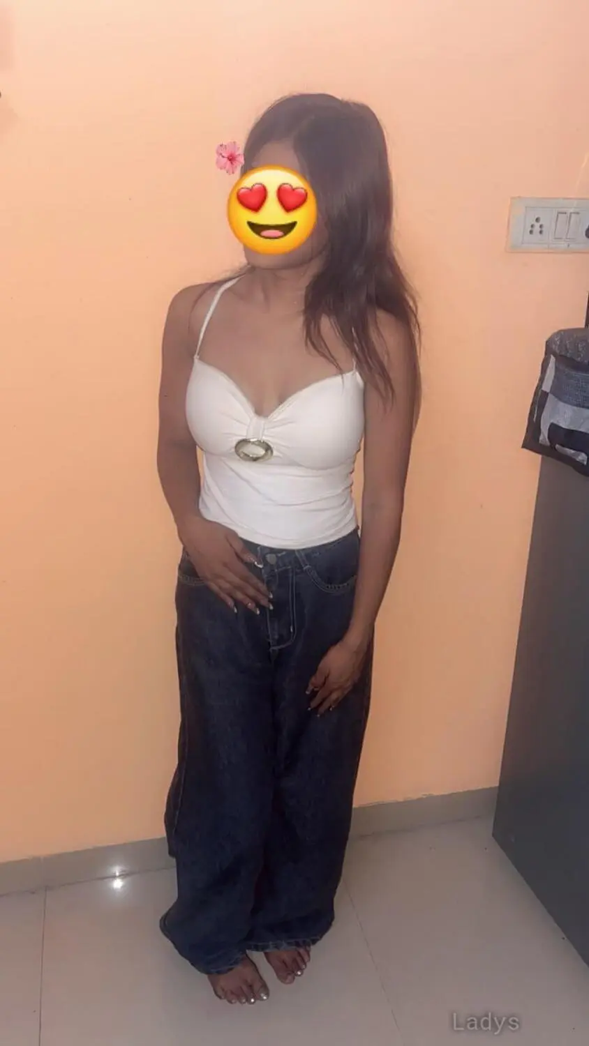 Mahira, Delhi(dwarka) Single N Hot Girl, 21 years latina escorts girl, height 163 sm, Weight  kg, listcrawler Delhi