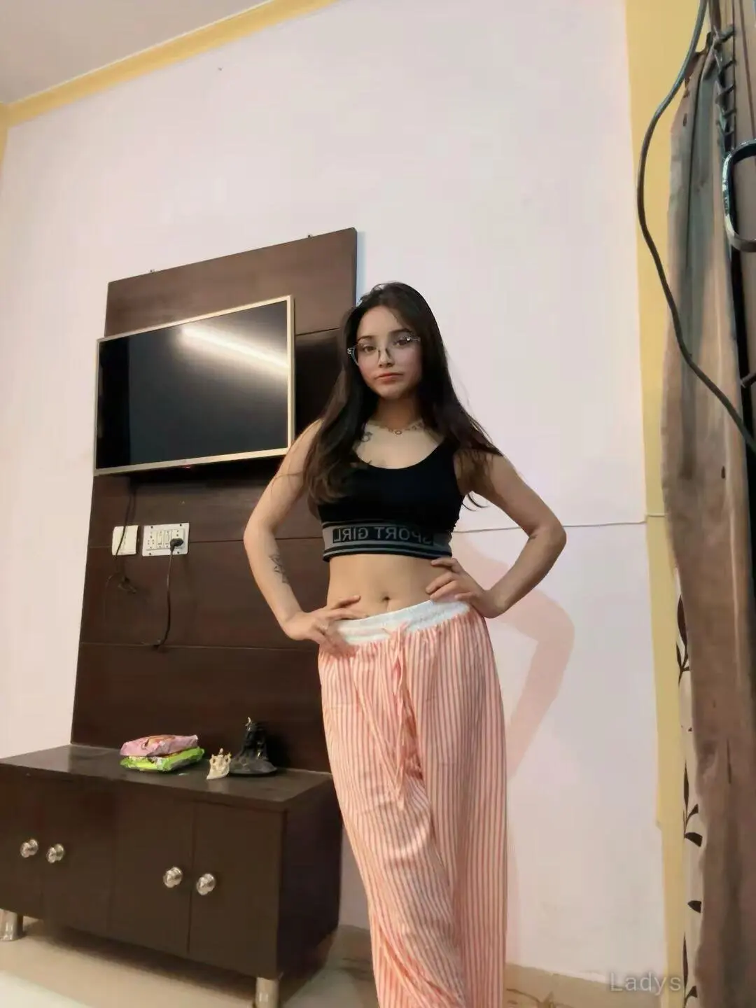 Nancy, 23 years latina escorts girl, height 156 sm, Weight  kg, listcrawler Delhi