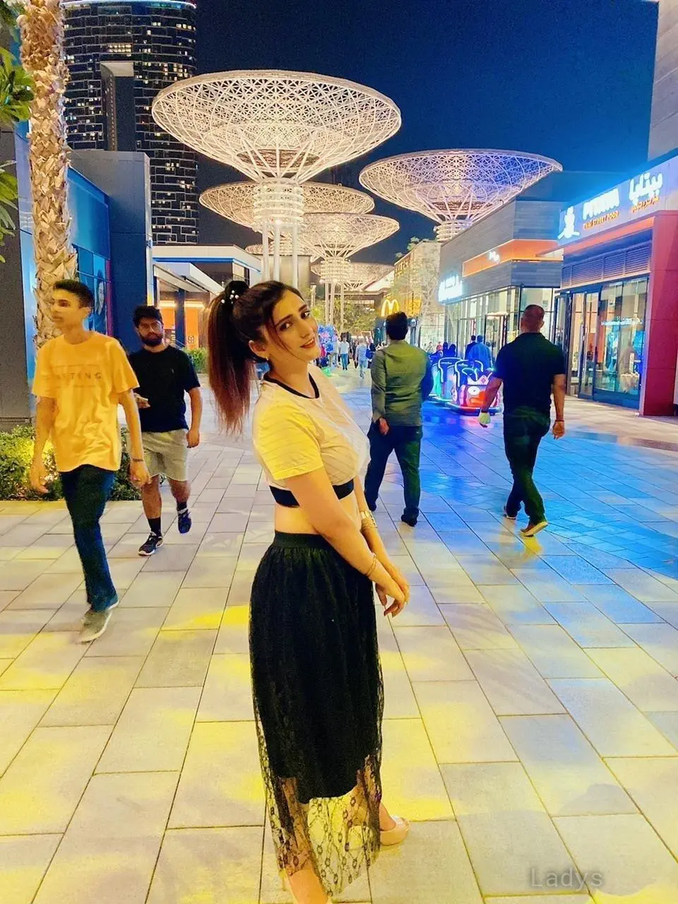 Soniya, 22 years latina escorts girl, height 168 sm, Weight  kg, listcrawler Delhi