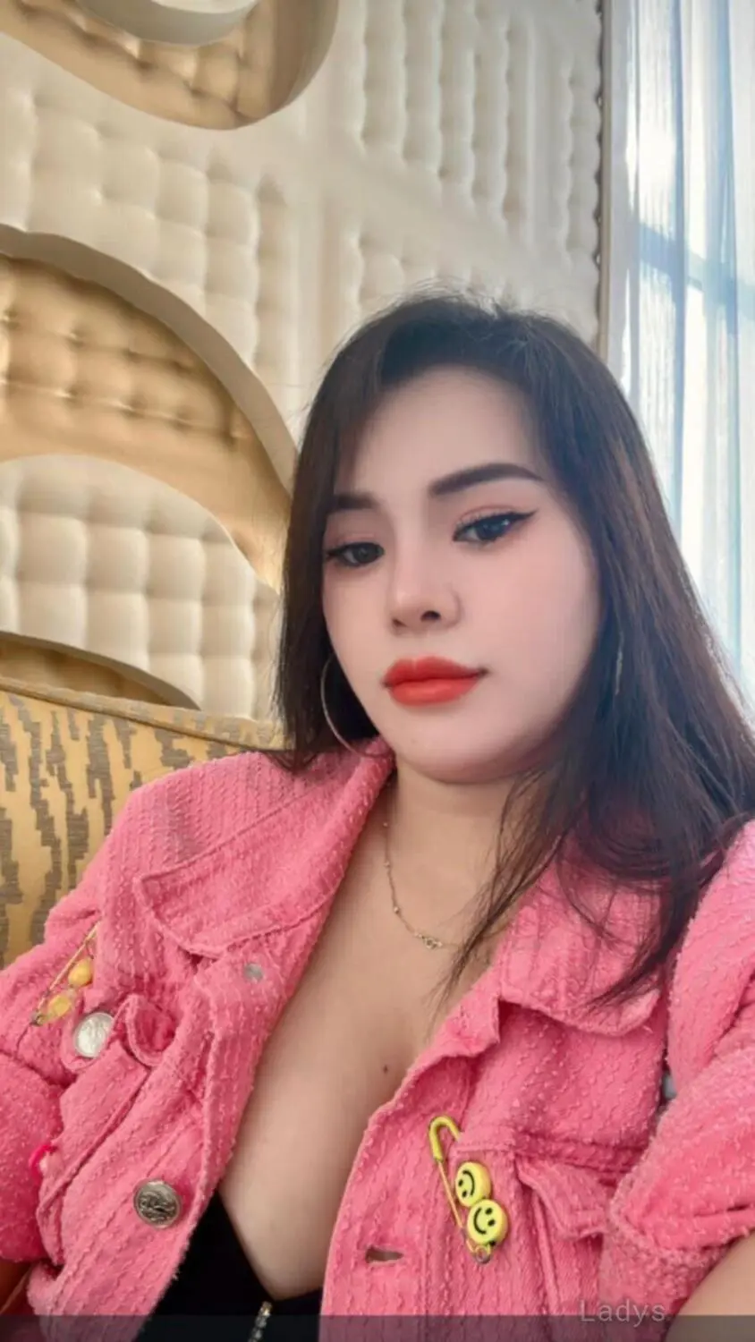 Gigi, 22 years latina escorts girl, height 165 sm, Weight kg, listcrawler Doha