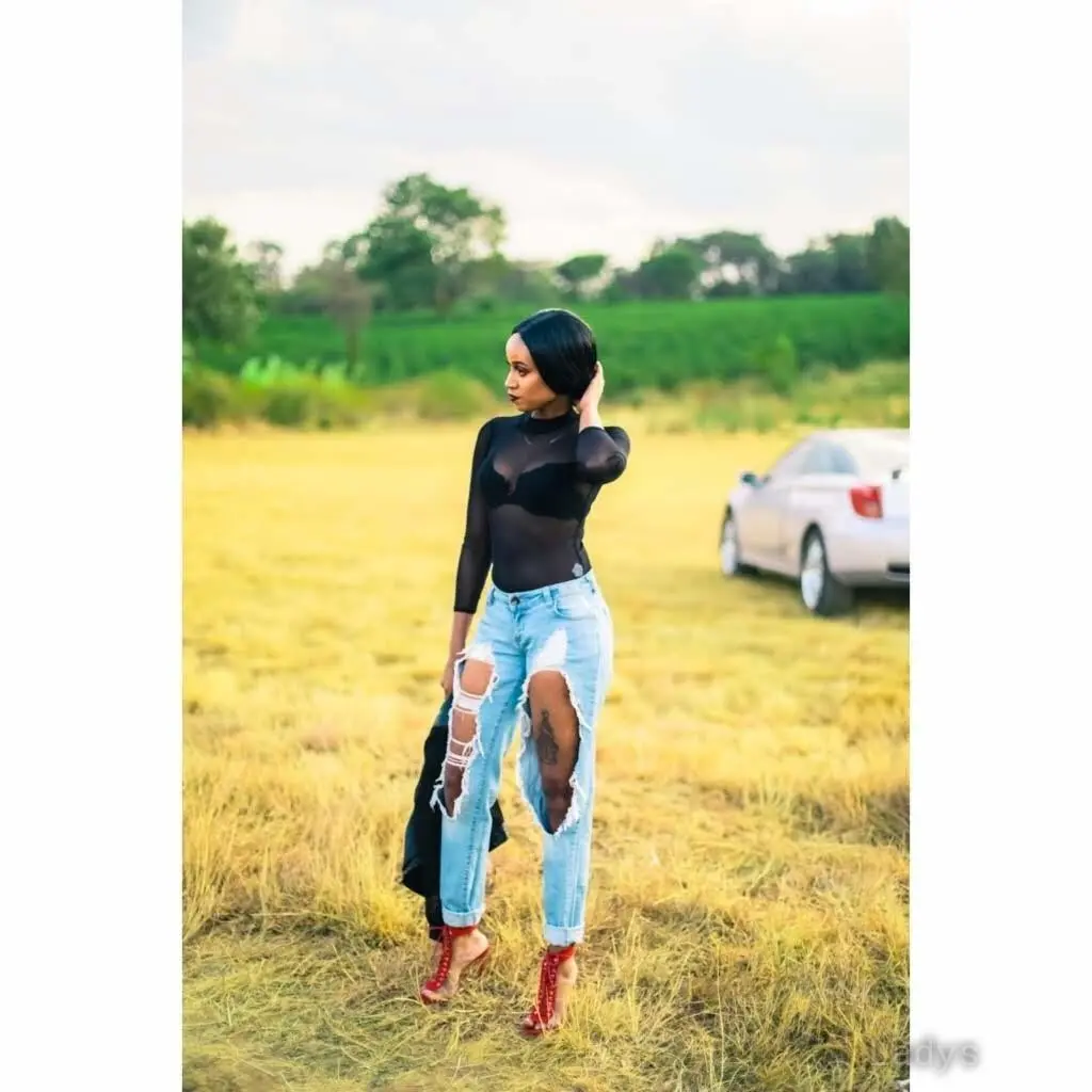 Lina, 24 years latina escorts girl, height 170 sm, Weight  kg, listcrawler Doha