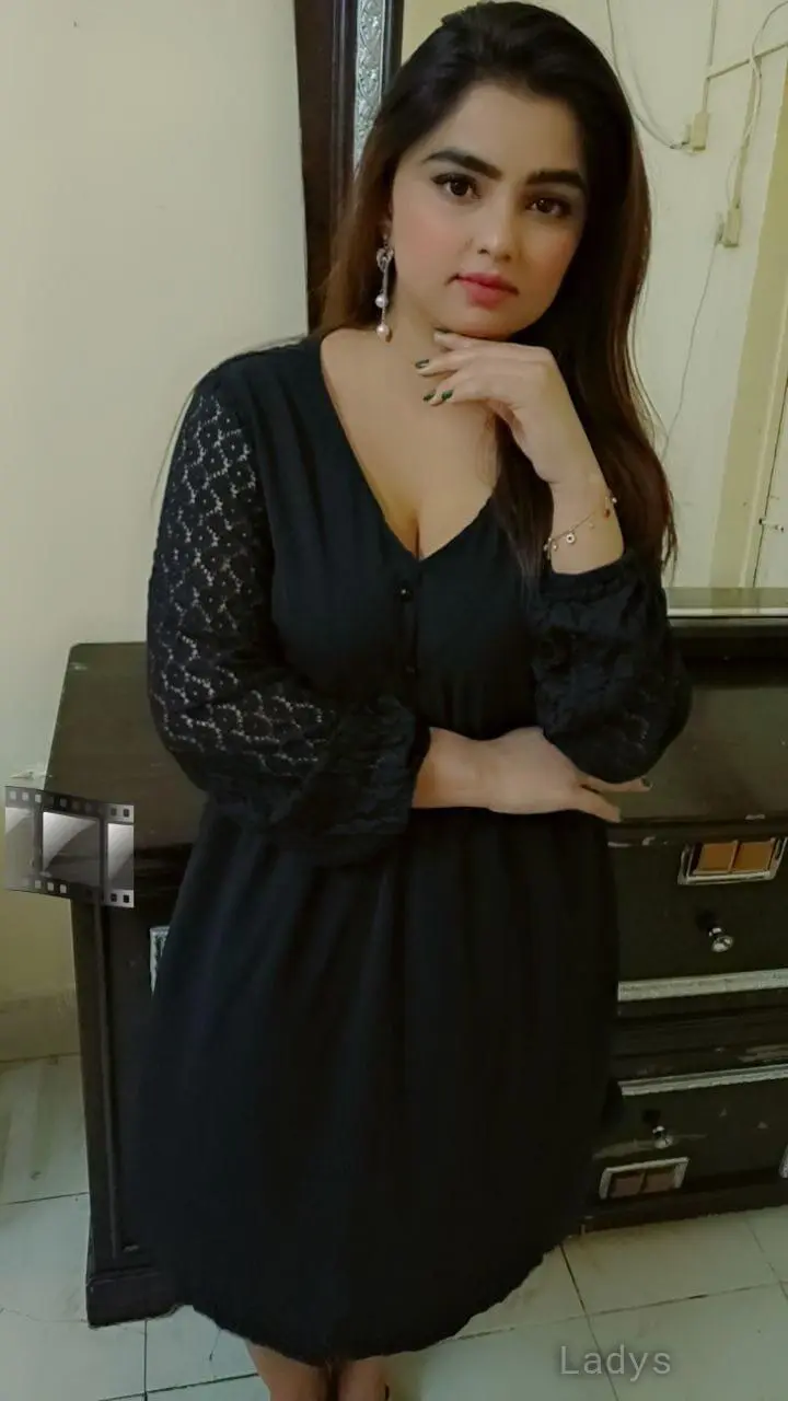 Fizaa, 23 years latina escorts girl, height 162 sm, Weight  kg, listcrawler Dubai