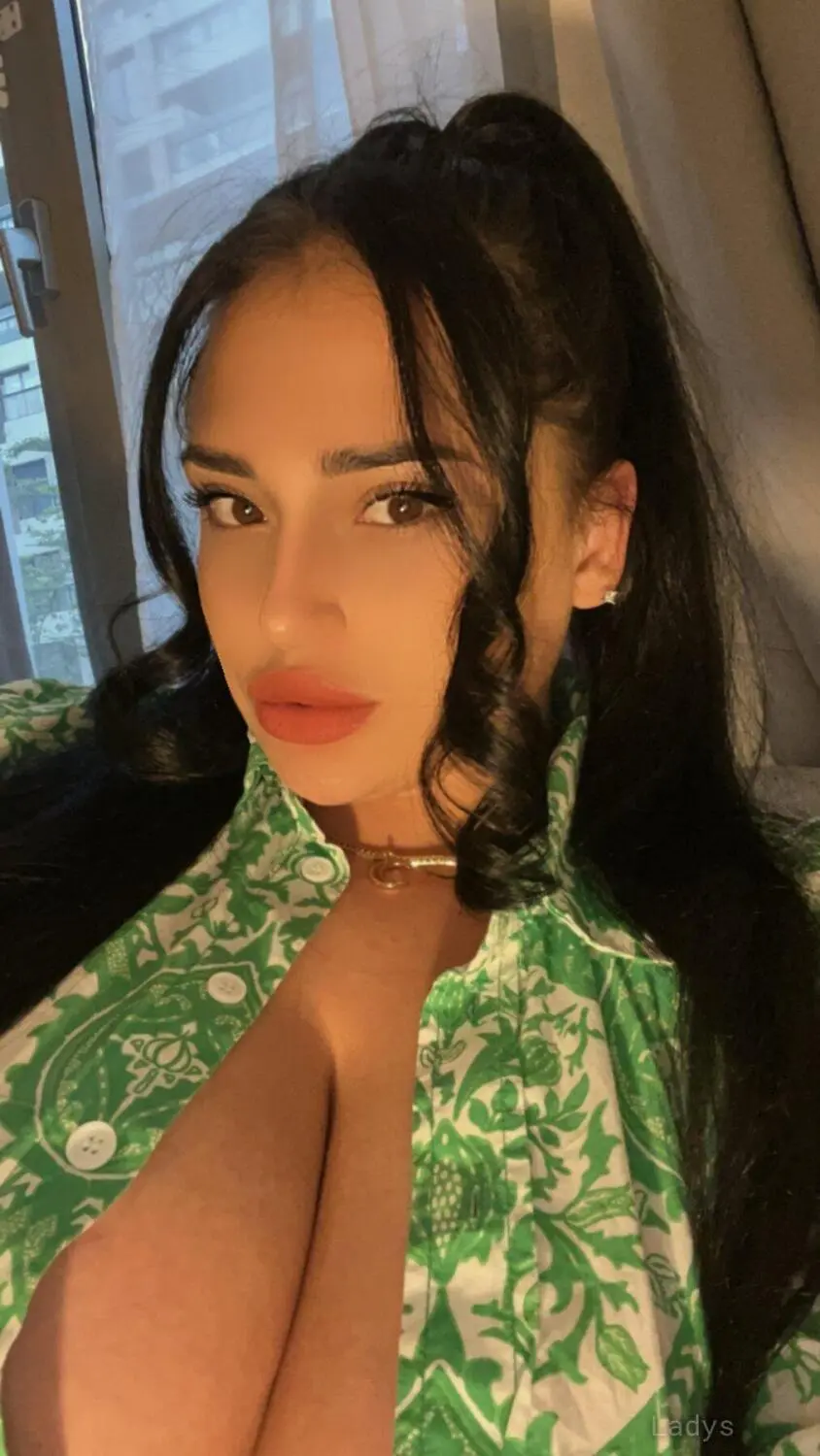 Karina, 22 years latina escorts girl, height 168 sm, Weight  kg, listcrawler Dubai