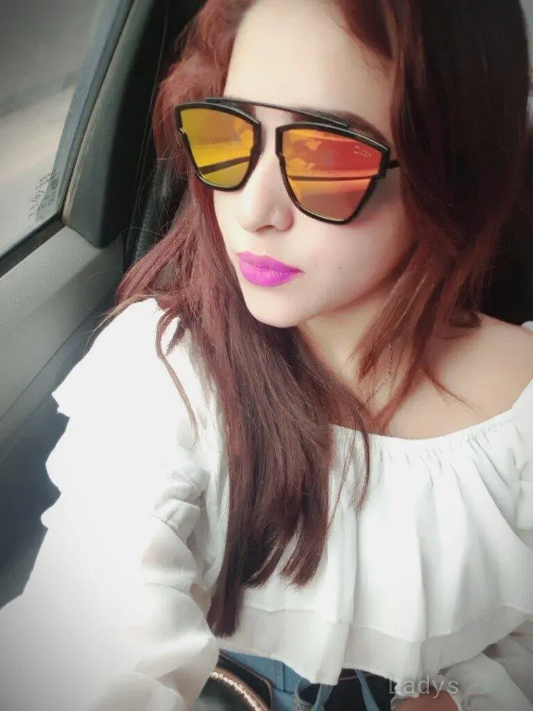 Mona, 23 years latina escorts girl, height 166 sm, Weight kg, listcrawler Dubai