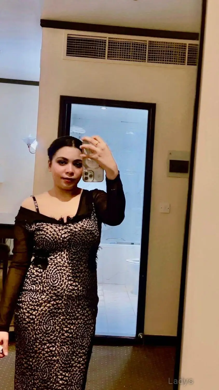 Sunita, 23 years latina escorts girl, height 163 sm, Weight kg, listcrawler Dubai