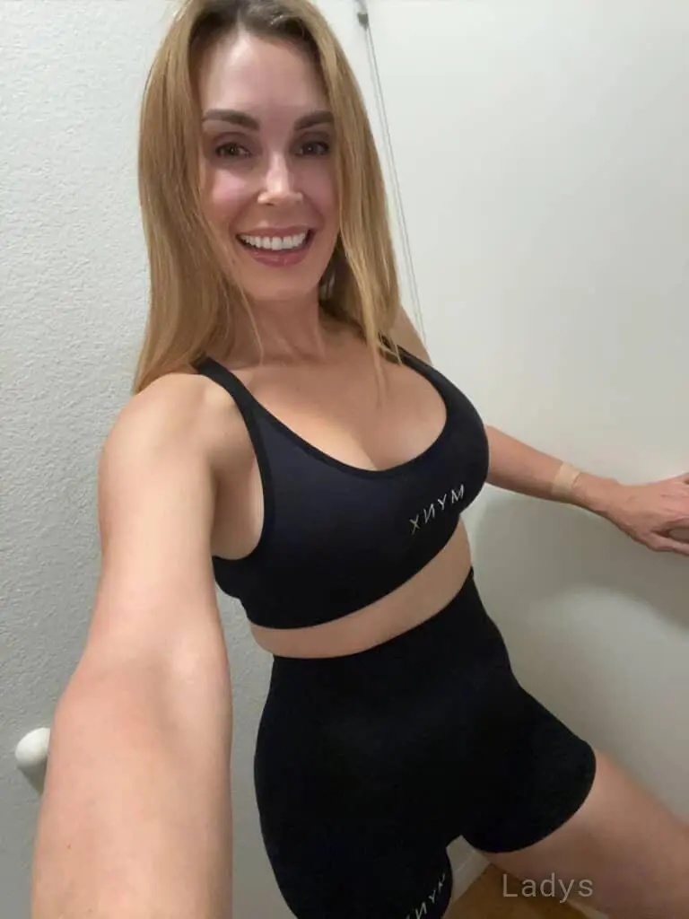 Mélanie Chloé, 29 years latina escorts girl, height 148 sm, Weight 50 kg, listcrawler Fuengirola