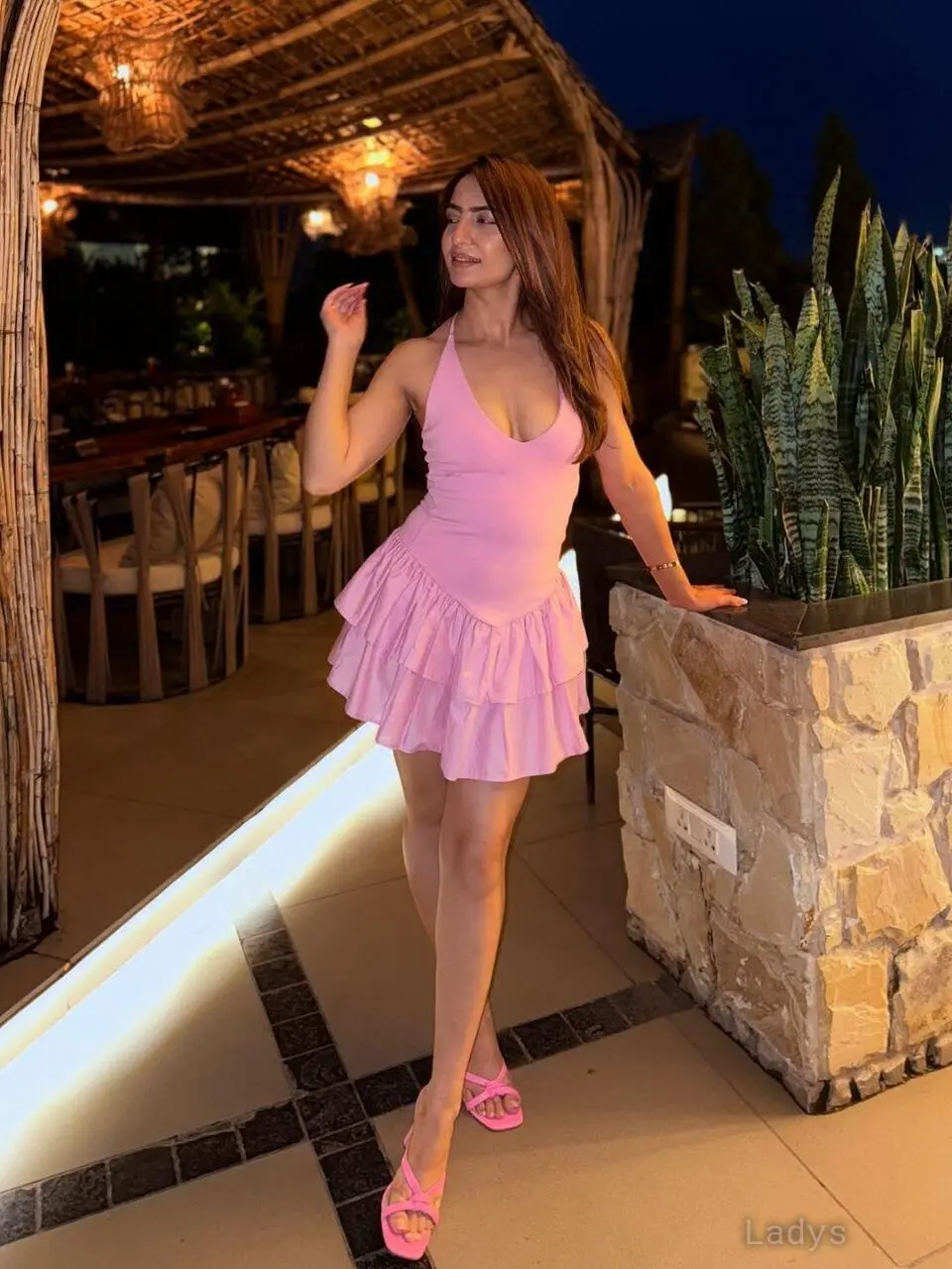 Elena, 22 years latina escorts girl, height 154 sm, Weight kg, listcrawler Goa