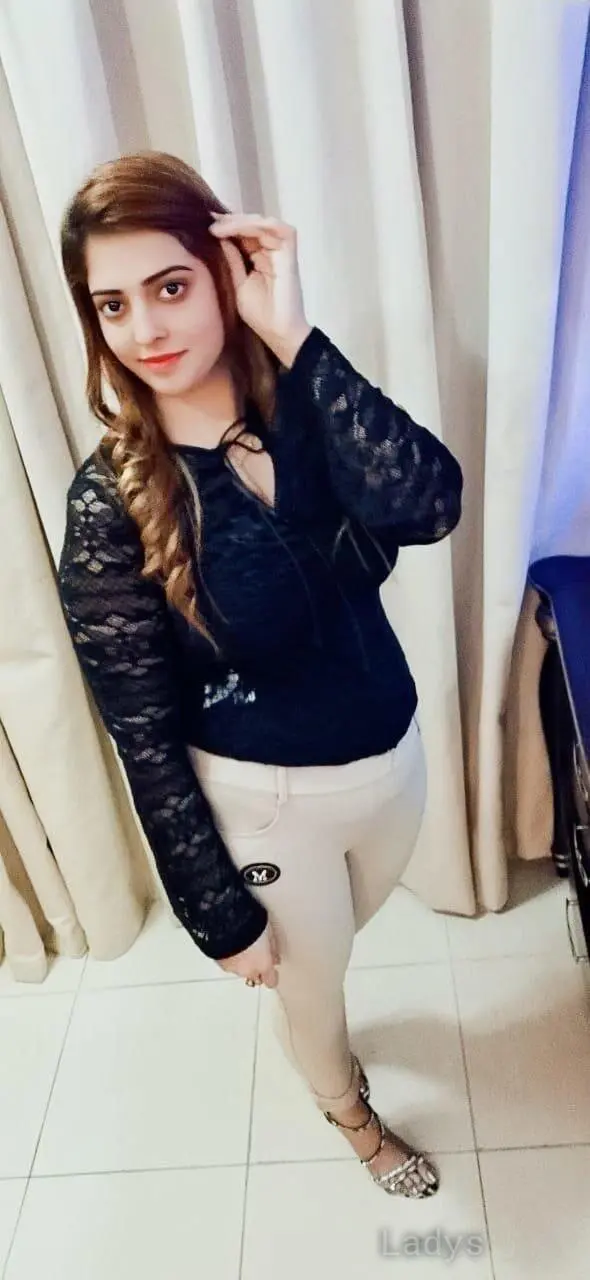 Eloise, 22 years latina escorts girl, height 154 sm, Weight  kg, listcrawler Gurgaon