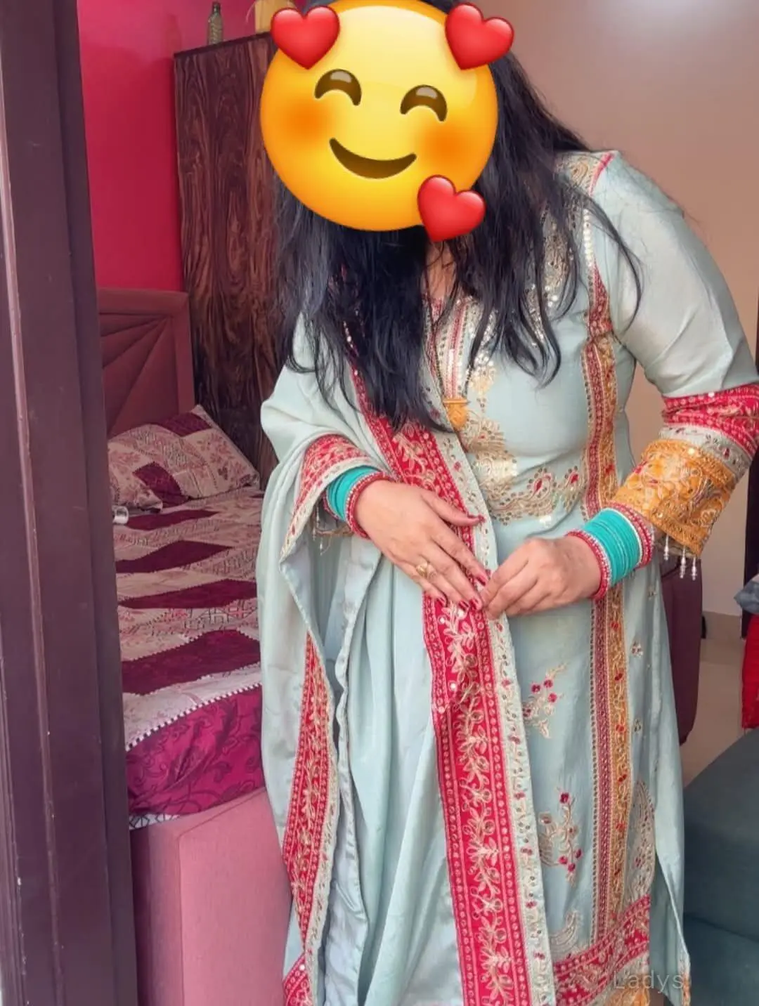 Natalie, 30 years latina escorts girl, height 170 sm, Weight  kg, listcrawler Gurgaon