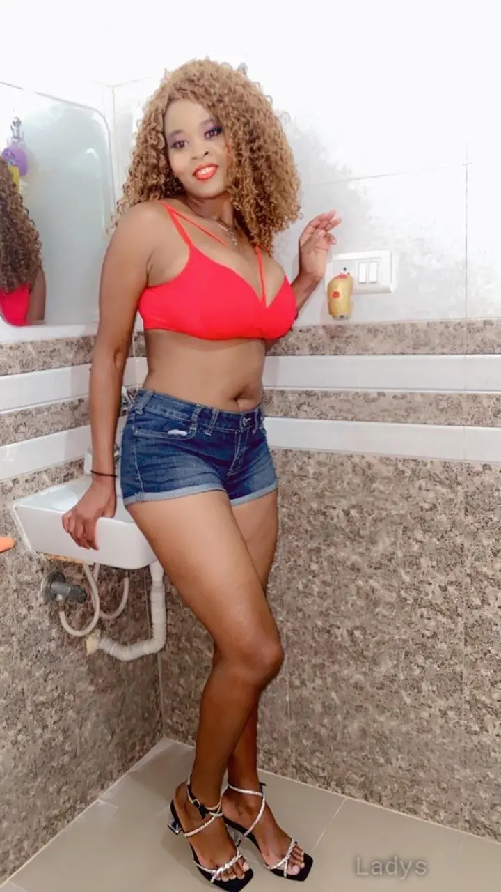 Piper, 24 years latina escorts girl, height 170 sm, Weight kg, listcrawler Gurgaon