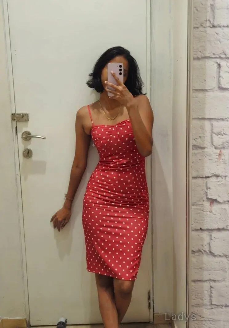Riya, 24 years latina escorts girl, height 152 sm, Weight  kg, listcrawler Gurgaon