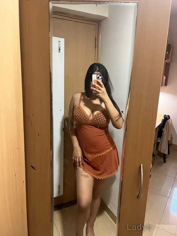 Janvi, 25 years latina escorts girl, height 154 sm, Weight kg, listcrawler Hanoi