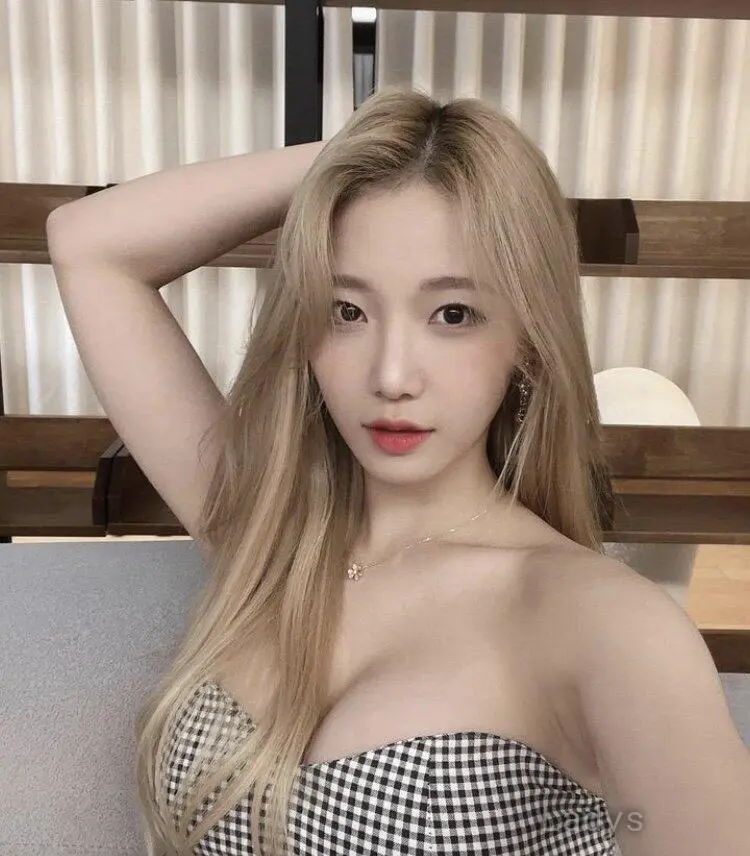 Linjiaxin, 23 years latina escorts girl, height 163 sm, Weight  kg, listcrawler Hong Kong