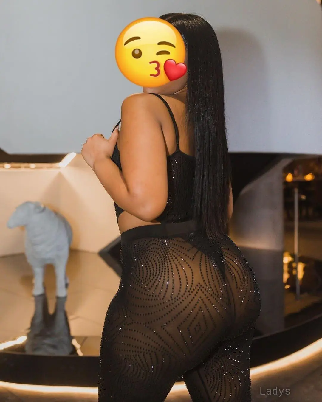 Rose, 24 years latina escorts girl, height 157 sm, Weight  kg, listcrawler Hyderabad