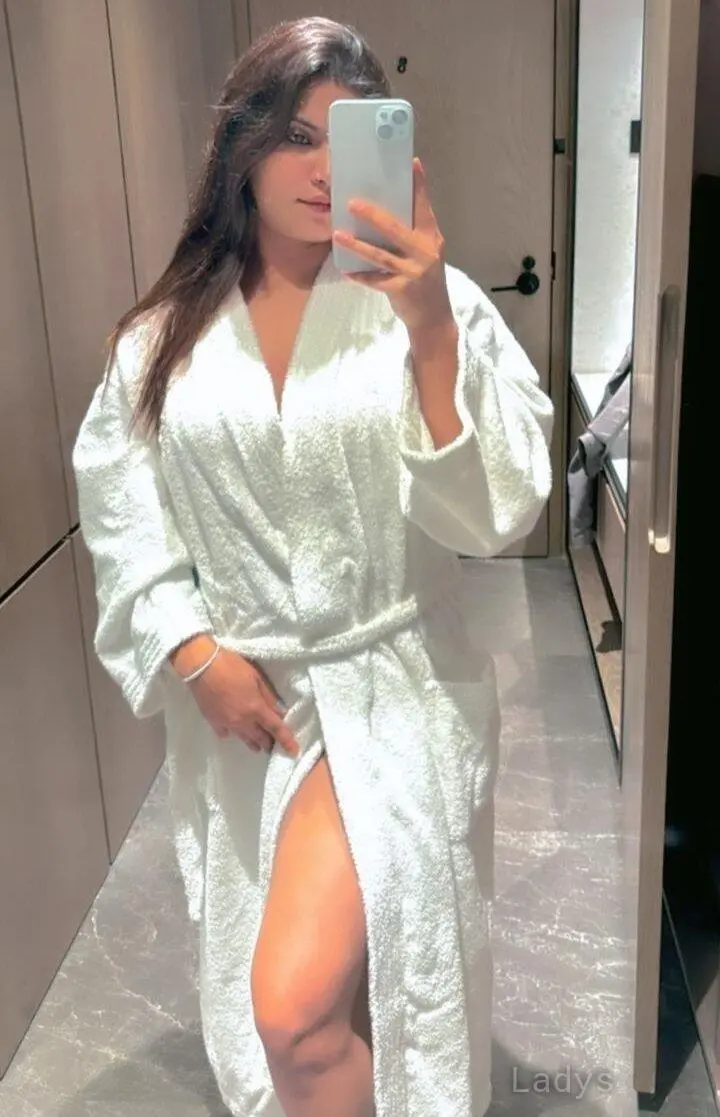 Indore, 23 years latina escorts girl, height 154 sm, Weight  kg, listcrawler Indore