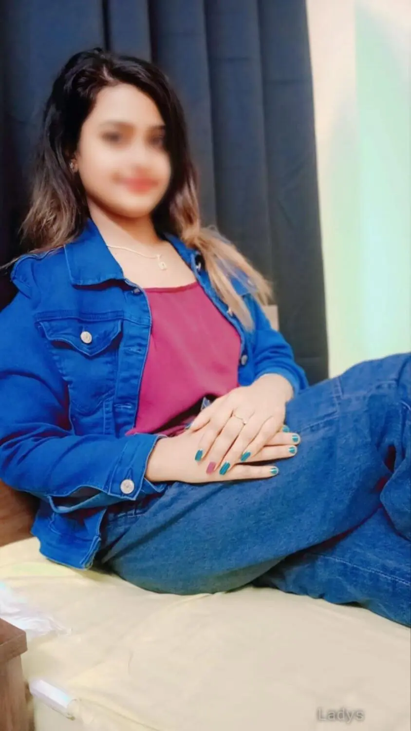 Isha, 21 years latina escorts girl, height 159 sm, Weight  kg, listcrawler Indore