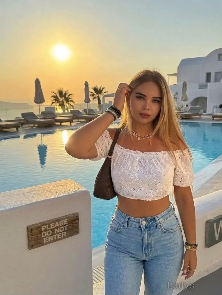 AYCA VİP, 20 years latina escorts girl, height 175 sm, Weight  kg, listcrawler Istanbul