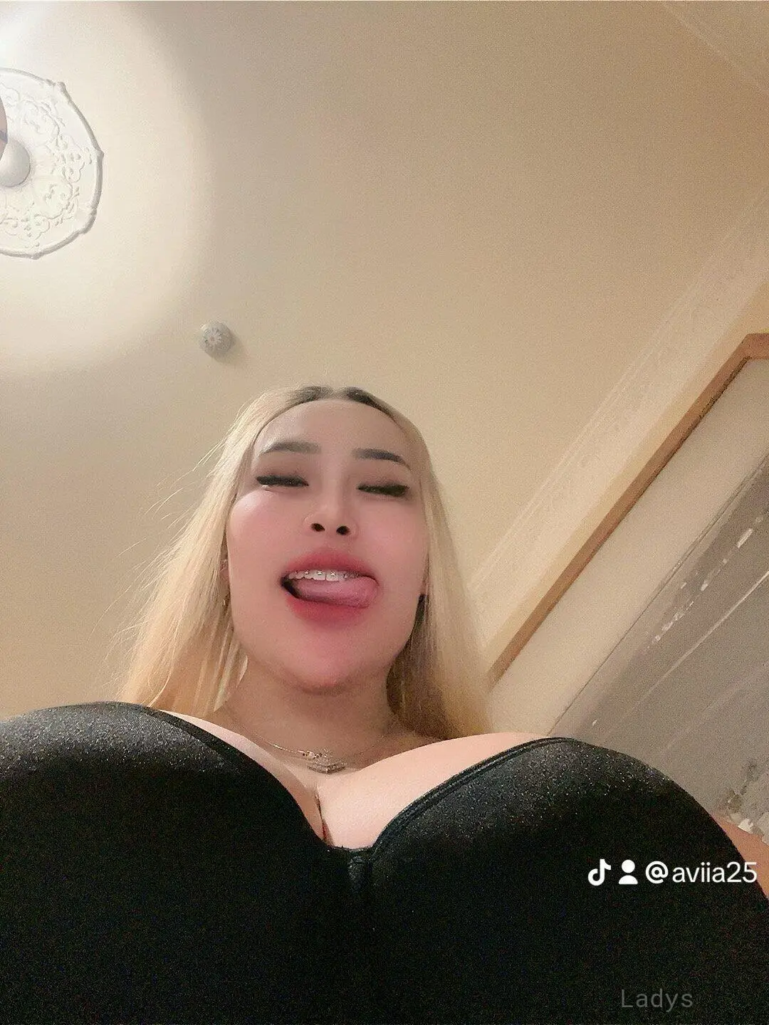 Lyona From Indonesia, 22 years latina escorts girl, height 164 sm, Weight kg, listcrawler Istanbul