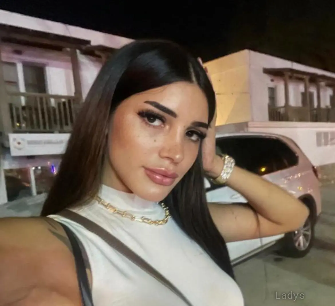 Rana, 22 years latina escorts girl, height 168 sm, Weight  kg, listcrawler Istanbul