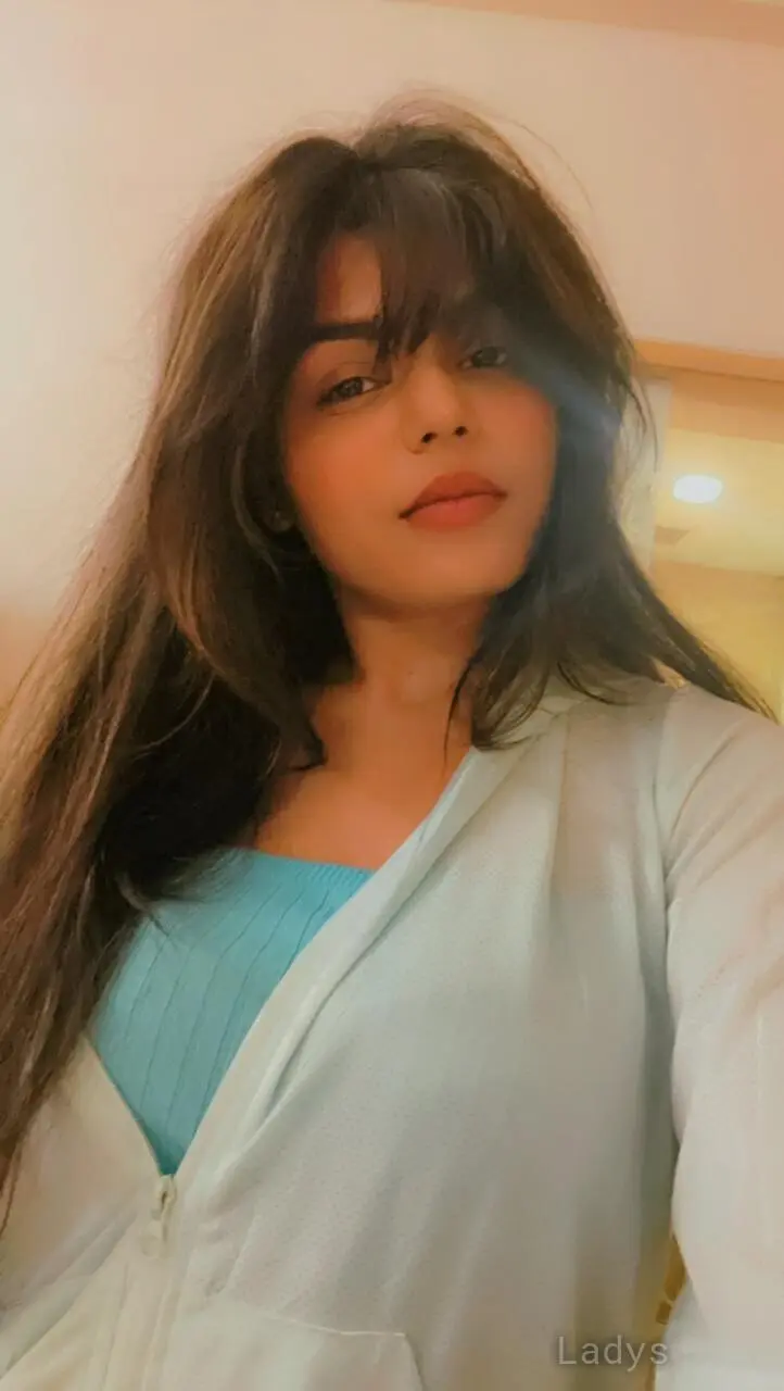 Rose, 22 years latina escorts girl, height 185 sm, Weight kg, listcrawler Jaipur