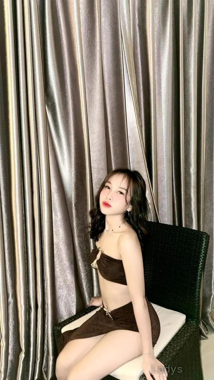 Amelia, 18 years latina escorts girl, height 153 sm, Weight kg, listcrawler Jakarta