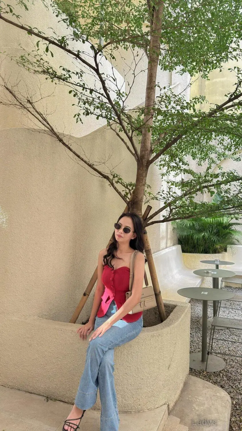 Gha, 26 years latina escorts girl, height 160 sm, Weight kg, listcrawler Jakarta