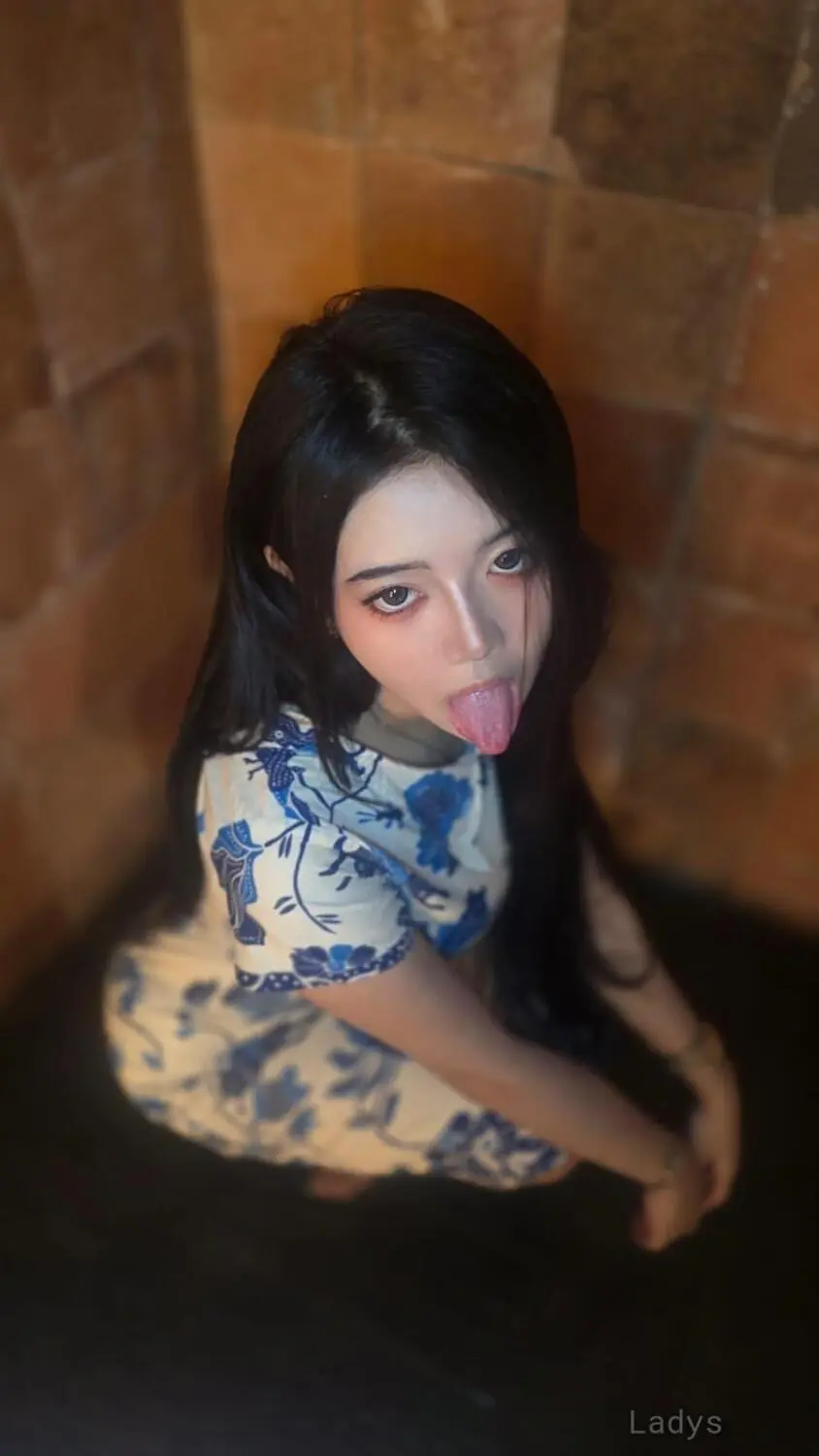 Hema, 18 years latina escorts girl, height 163 sm, Weight  kg, listcrawler Jakarta