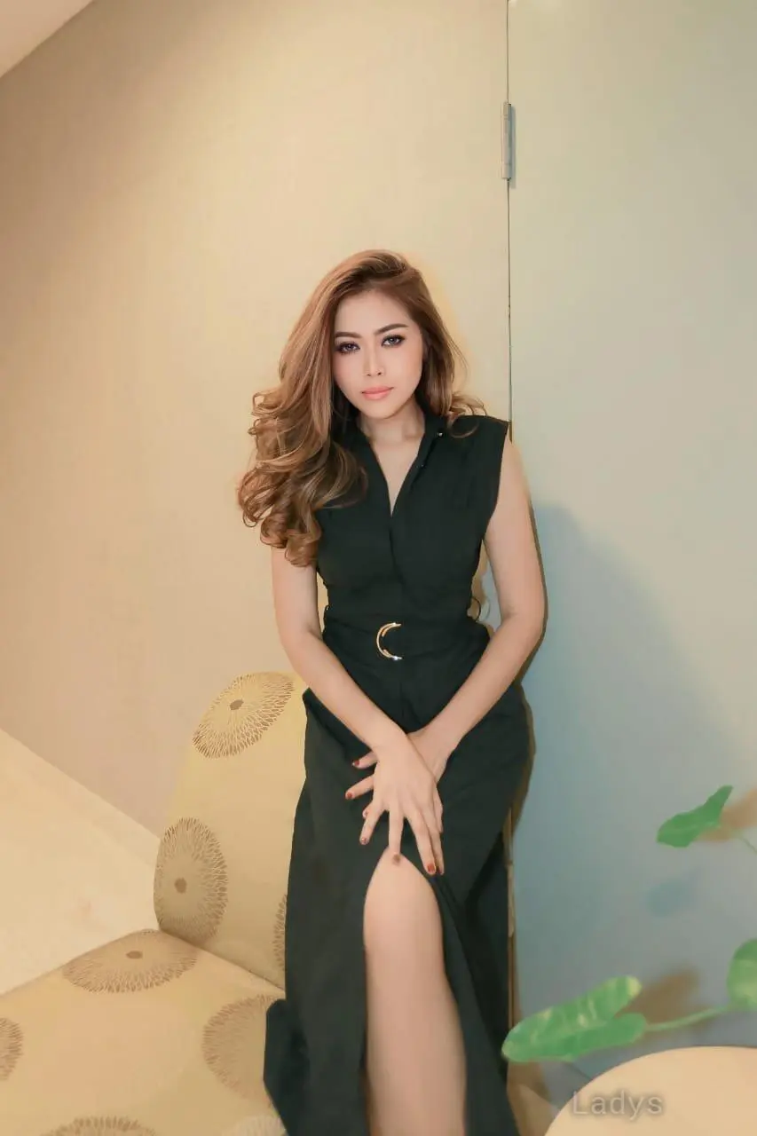 Karin, 33 years latina escorts girl, height 175 sm, Weight kg, listcrawler Jakarta