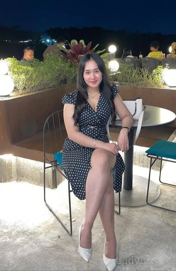 Lesta, 24 years latina escorts girl, height 165 sm, Weight kg, listcrawler Jakarta