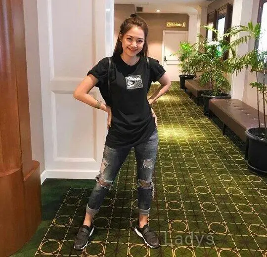 Lucy, 25 years latina escorts girl, height 165 sm, Weight kg, listcrawler Jakarta