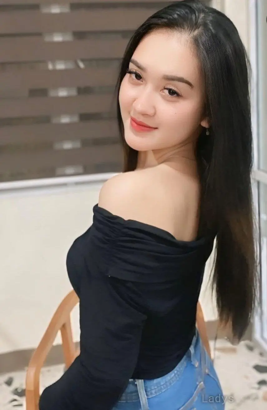 Merry, 22 years latina escorts girl, height 166 sm, Weight  kg, listcrawler Jakarta