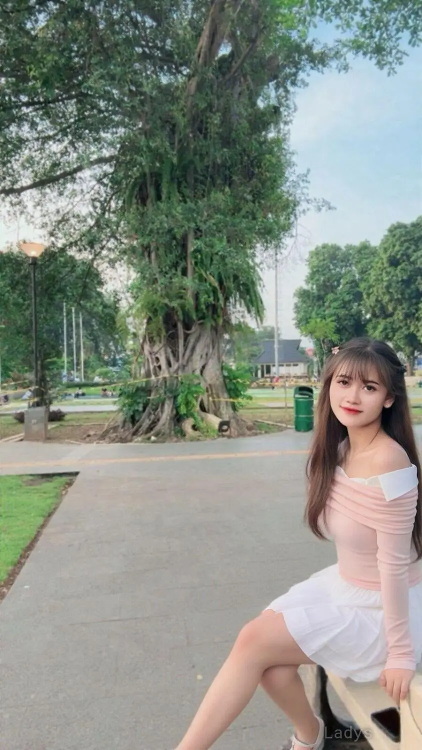 Stefani, 23 years latina escorts girl, height 168 sm, Weight  kg, listcrawler Jakarta