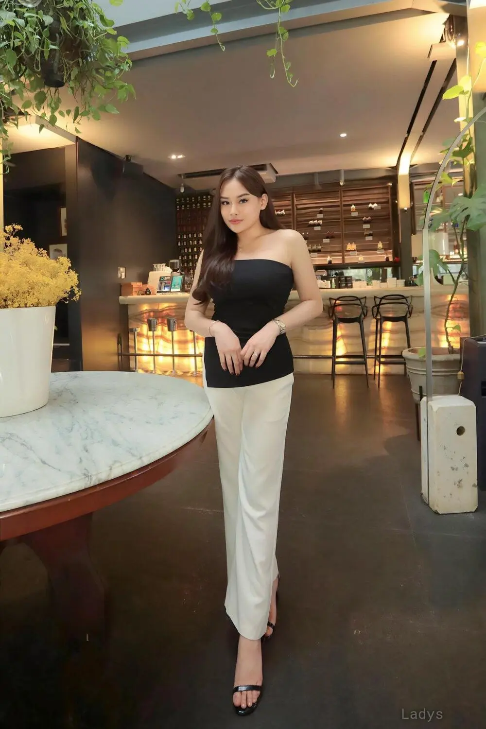 Vaniaa, 21 years latina escorts girl, height 170 sm, Weight kg, listcrawler Jakarta