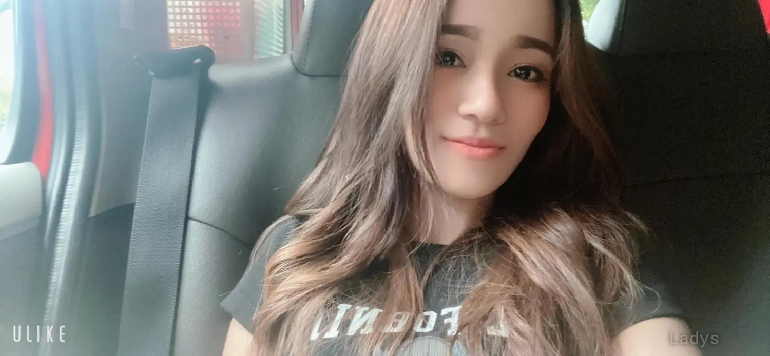 Freda, 22 years latina escorts girl, height 163 sm, Weight  kg, listcrawler Juffair
