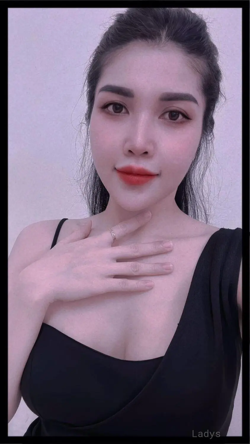 Linda, 22 years latina escorts girl, height 162 sm, Weight kg, listcrawler Juffair