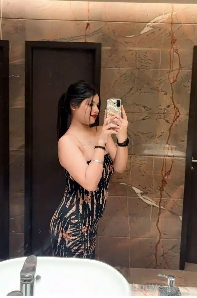 Priyanka, 21 years latina escorts girl, height 154 sm, Weight  kg, listcrawler Kalyan Dombivli