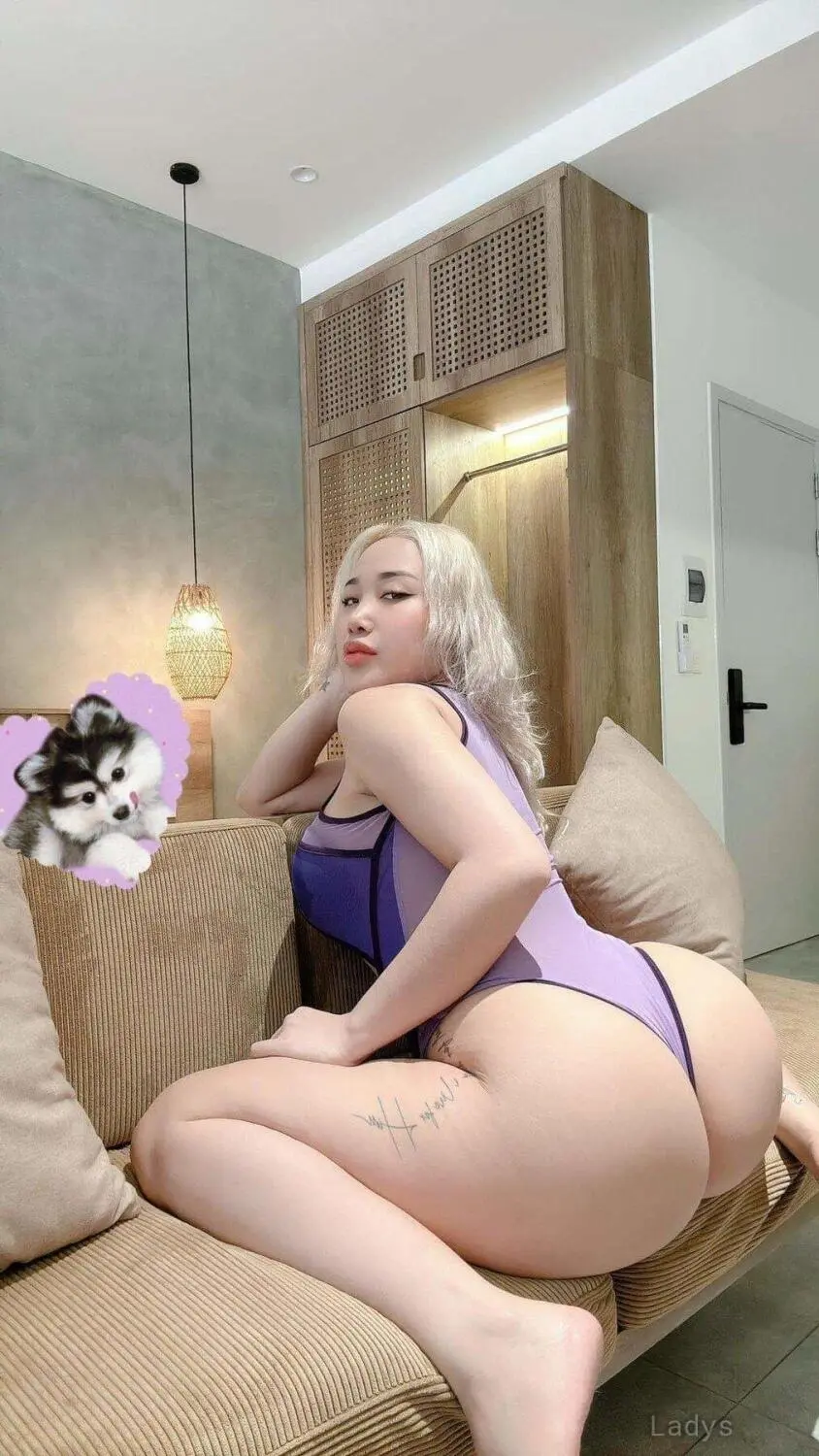 Mina, 23 years latina escorts girl, height 168 sm, Weight kg, listcrawler Kathmandu