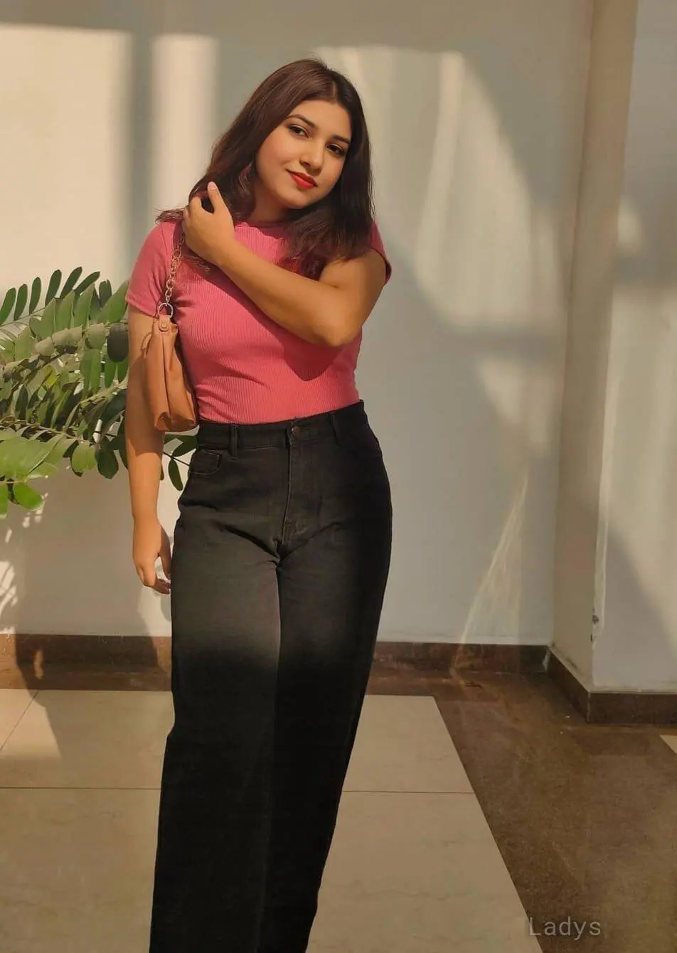 Hema, 21 years latina escorts girl, height 160 sm, Weight kg, listcrawler Kolkata