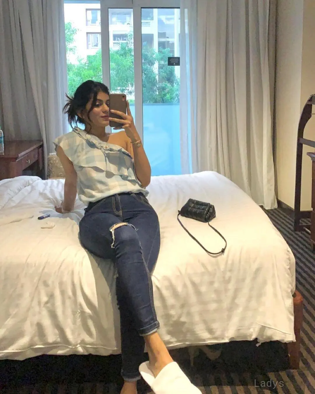 Lana, 21 years latina escorts girl, height 154 sm, Weight kg, listcrawler Kolkata