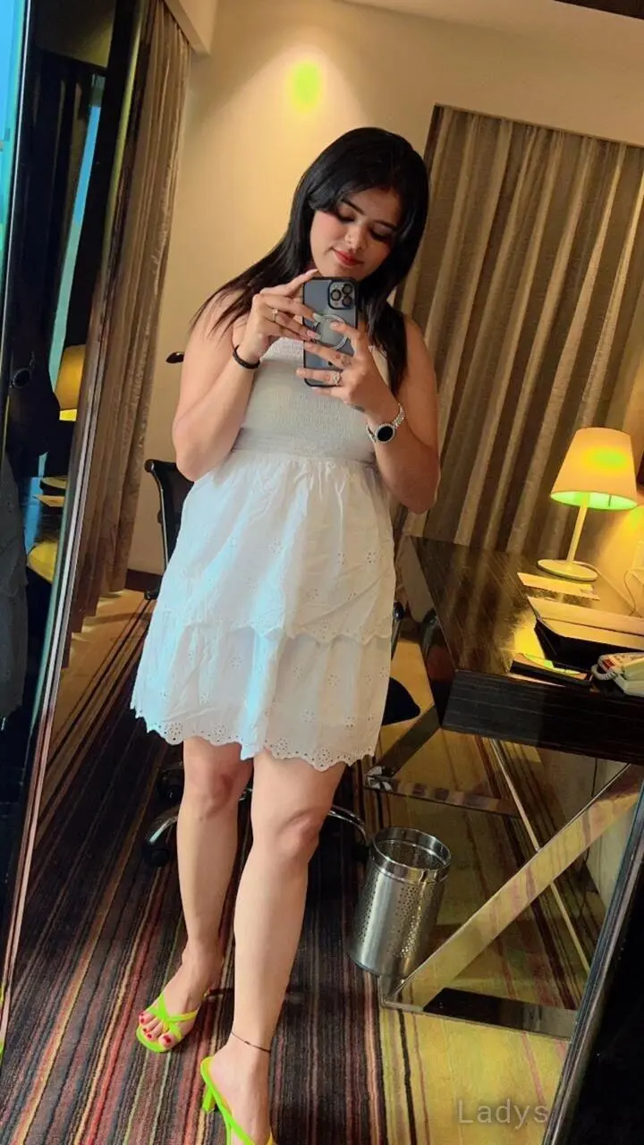 Sharmili, 21 years latina escorts girl, height 170 sm, Weight  kg, listcrawler Kolkata
