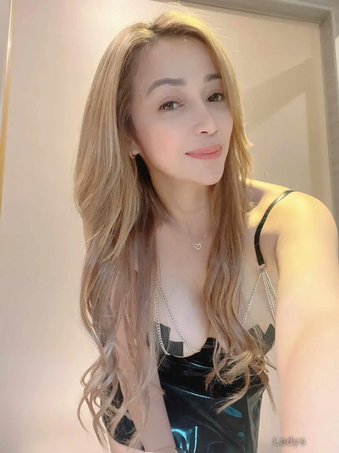 Samanta, 25 years latina escorts girl, height 170 sm, Weight  kg, listcrawler Kuala Lumpur