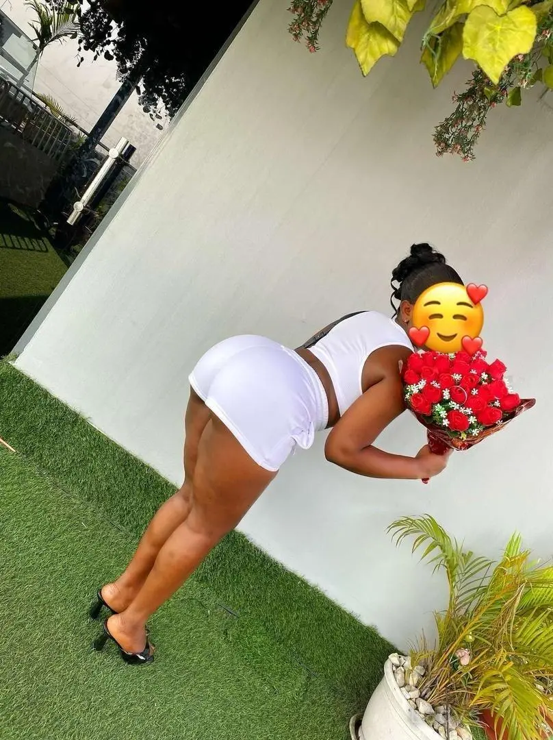 bibi, 25 years latina escorts girl, height 170 sm, Weight  kg, listcrawler Lomé