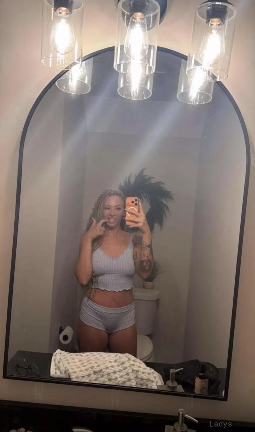 Tayy, 26 years latina escorts girl, height 180 sm, Weight 44 kg, listcrawler Los Angeles