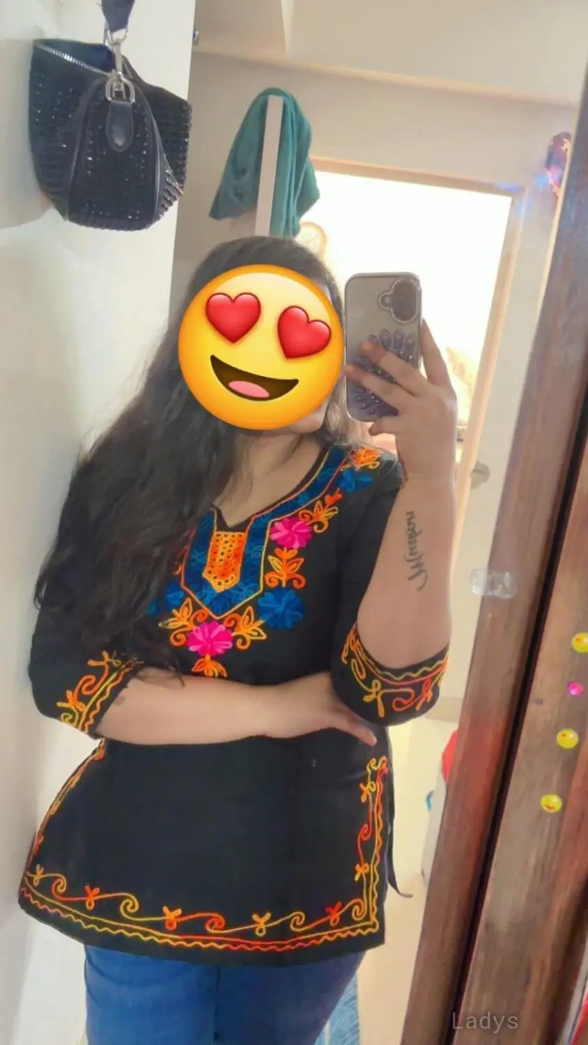 Kavya, 23 years latina escorts girl, height 166 sm, Weight kg, listcrawler Lucknow