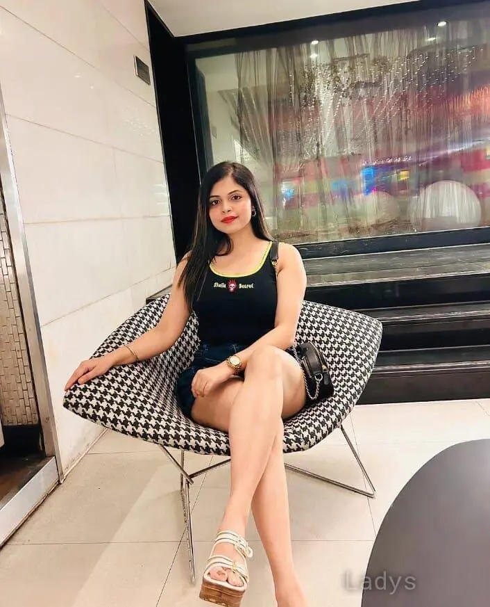 Riya, 24 years latina escorts girl, height 163 sm, Weight  kg, listcrawler Lucknow