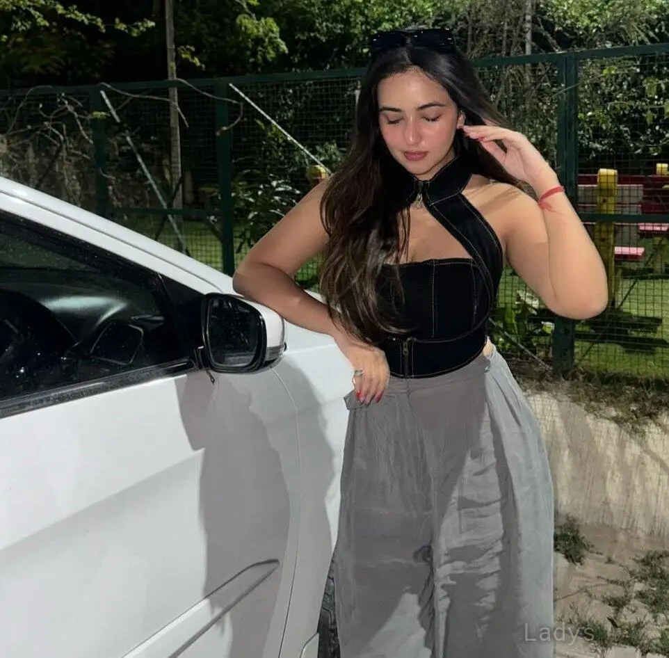 Shrija, 22 years latina escorts girl, height 170 sm, Weight kg, listcrawler Lucknow