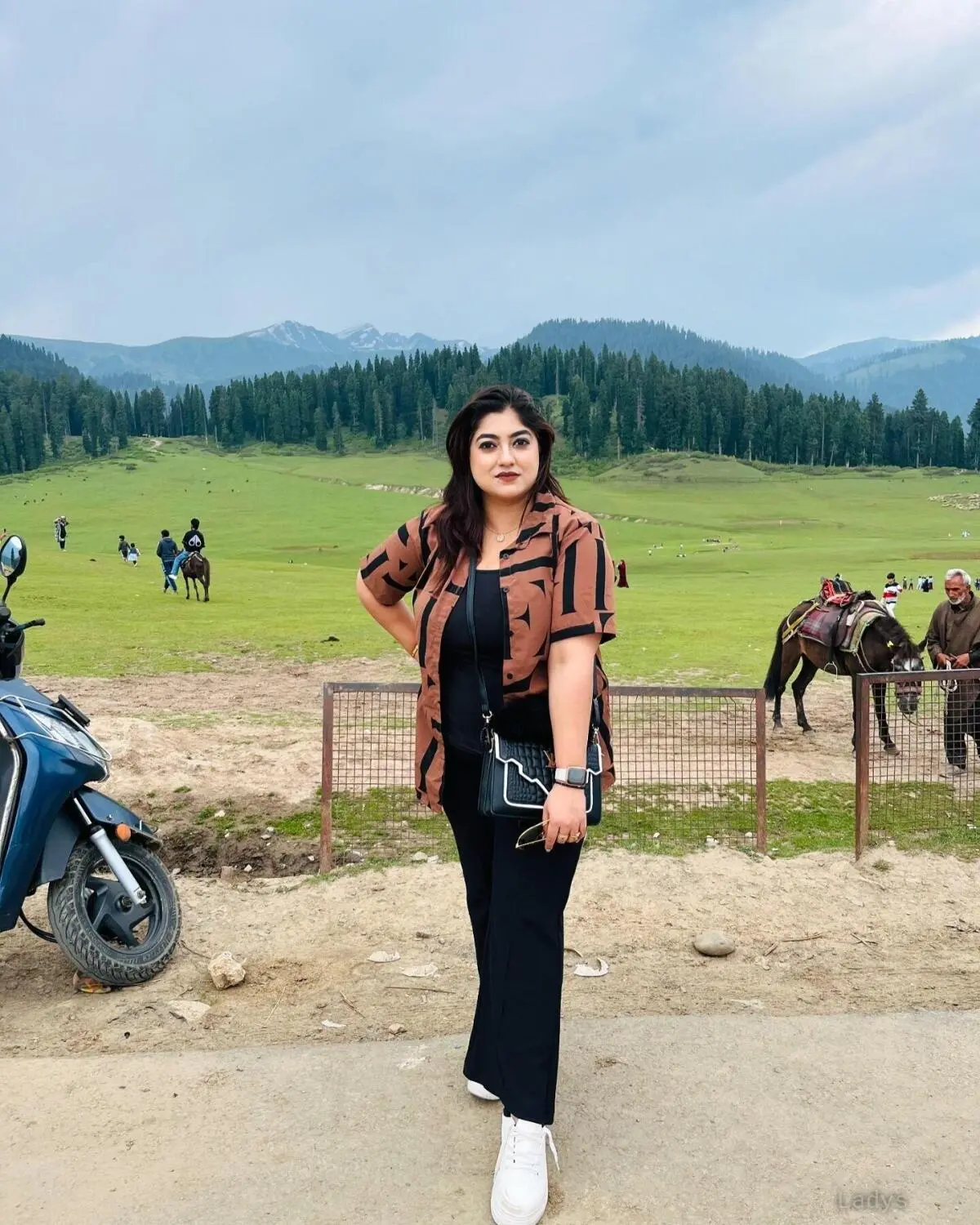 ANJALI, 20 years latina escorts girl, height 154 sm, Weight kg, listcrawler Ludhiana