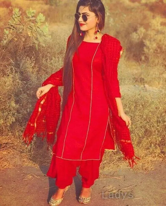 Lora, 23 years latina escorts girl, height 154 sm, Weight  kg, listcrawler Ludhiana